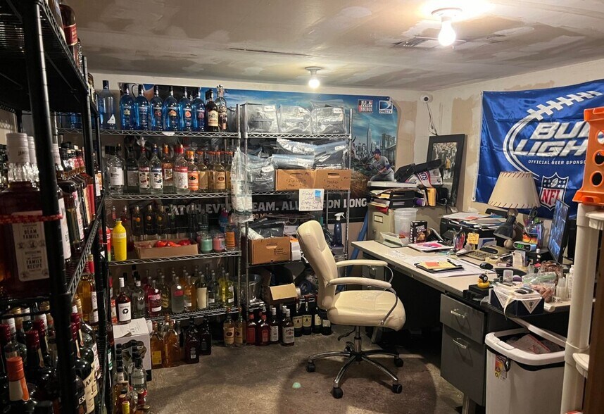 More Photos Of 1524 Van Vranken Ave, Schenectady Bar For Sale