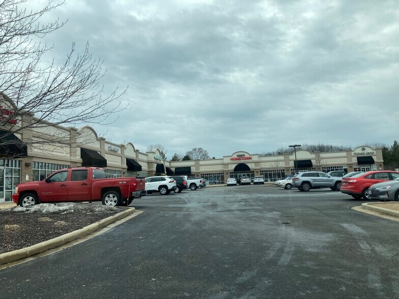 More Photos Of 1901 S Milwaukee Ave, Burlington Unknown For Lease