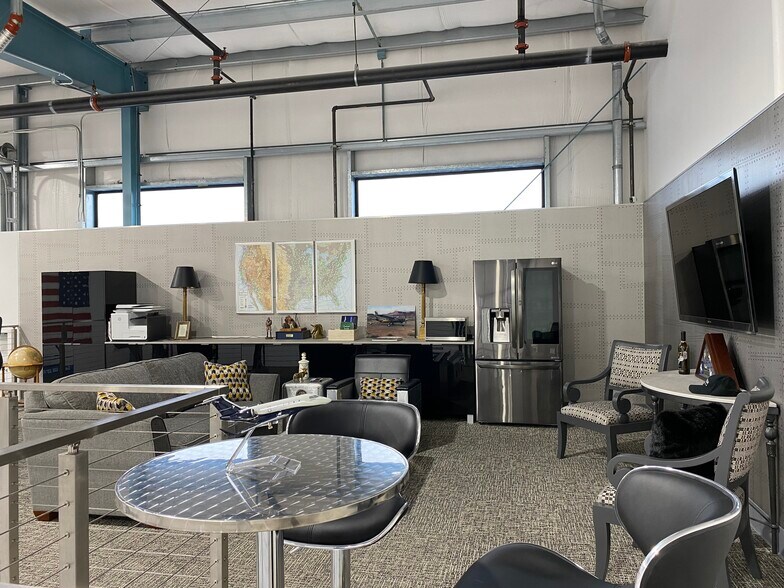 More Photos Of 9730 29th Ave W, Everett Airplane Hangar For Sale