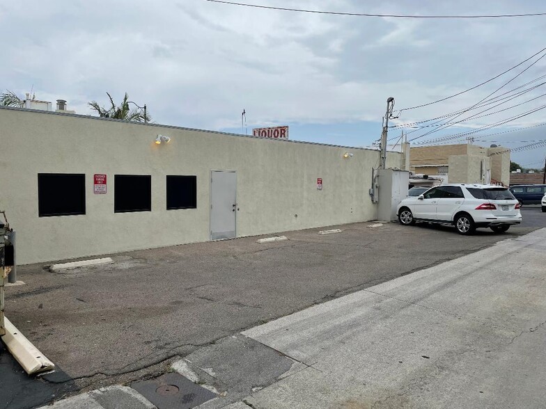 More Photos Of 3519 E Coast Hwy, Corona Del Mar Storefront For Lease