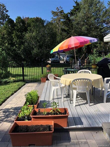 More Photos Of 247 Main St, Center Moriches Medical For Sale