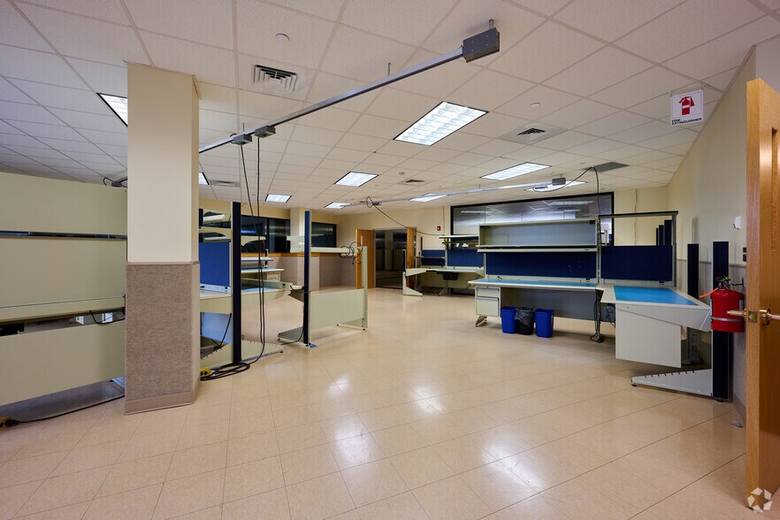 More Photos Of 1 Redcom Ctr, Victor Medical For Lease