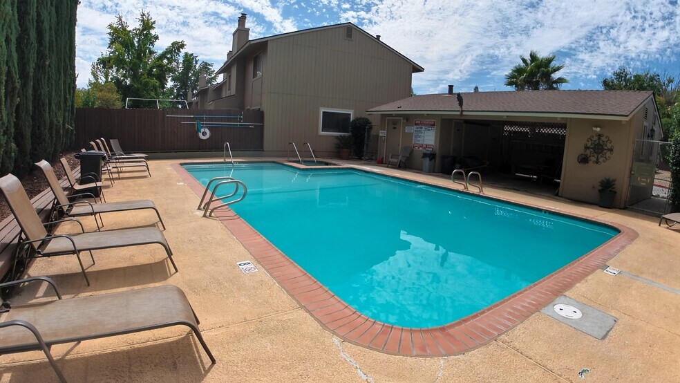 More Photos Of 2305 Cheim Blvd, Marysville Apartments For Sale