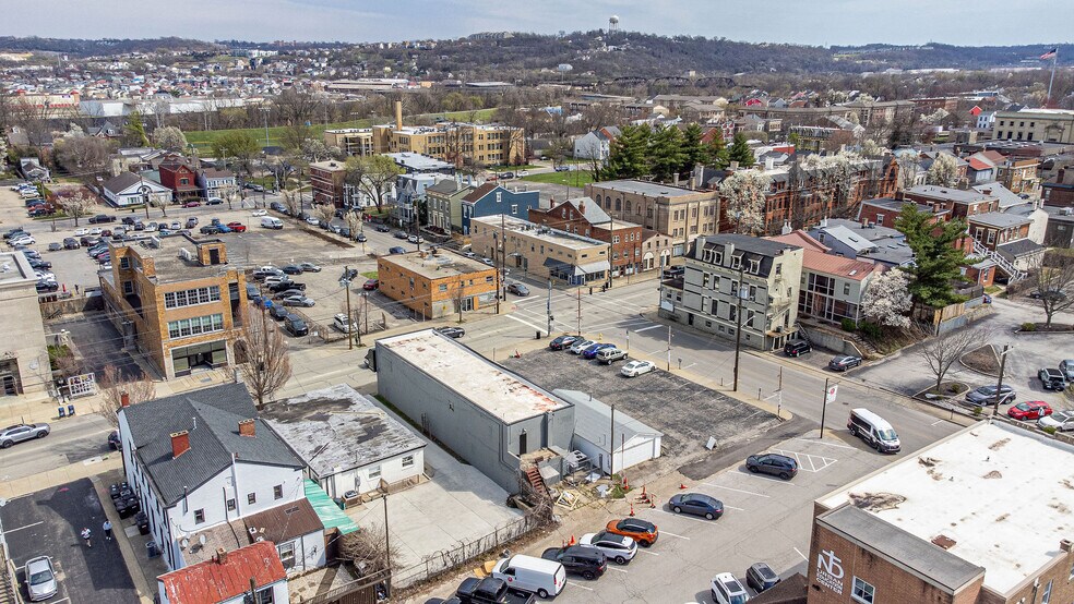 More Photos Of 729 Scott St, Covington General Retail For Sale