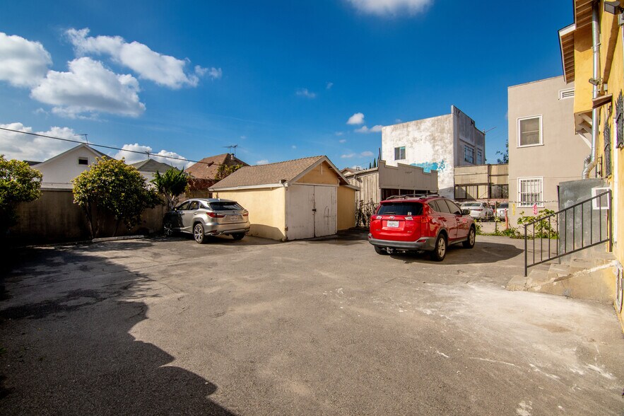 More Photos Of 1820 W 11th St, Los Angeles Apartments For Sale