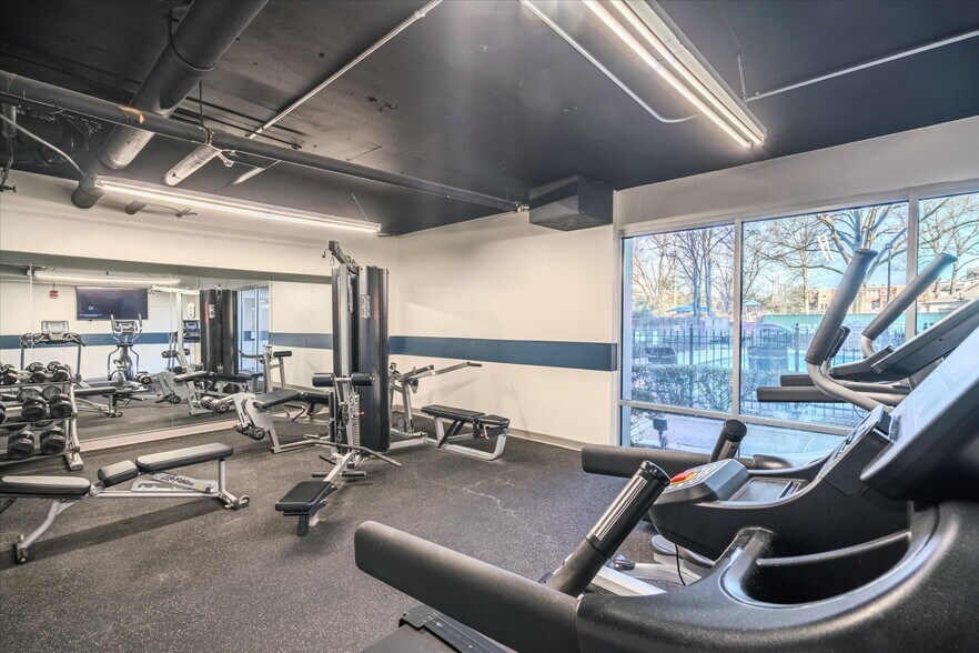 More Photos Of 45 S Idlewild, Memphis Apartments For Sale