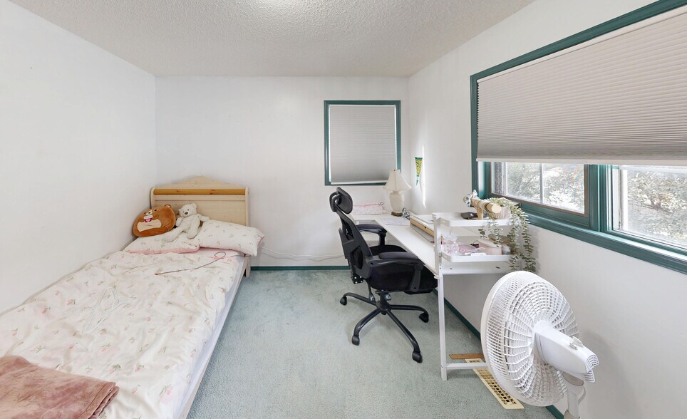More Photos Of 10941 81 Av NW, Edmonton Dormitory For Sale