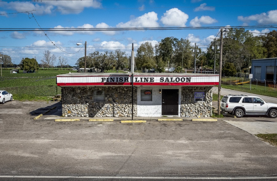 More Photos Of 5402 W US Highway 92, Plant City Bar For Sale