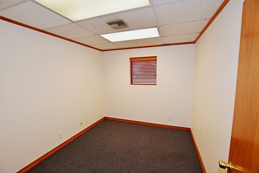 More Photos Of 5308 Andrews Hwy, Odessa Light Manufacturing For Sale