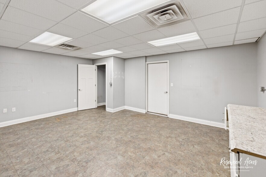 More Photos Of 124 E River St, Momence Warehouse For Sale