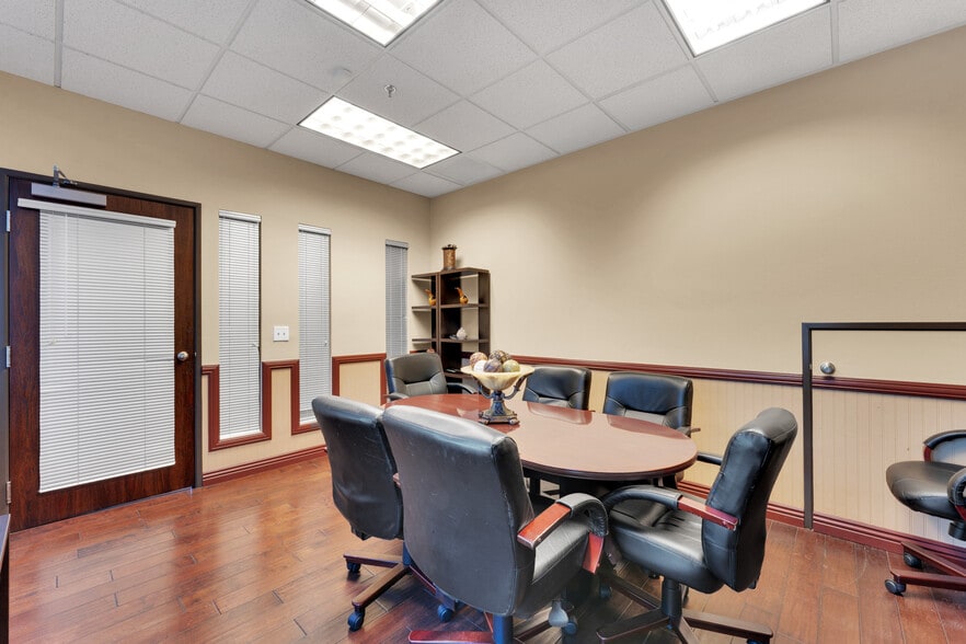 More Photos Of 1859-1863 Whitney Mesa Dr, Henderson Flex For Sale