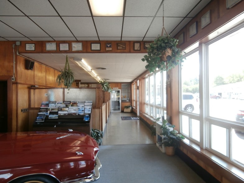More Photos Of 19 Summer St, Dover-Foxcroft Auto Dealership For Sale