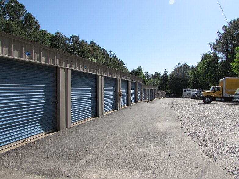 More Photos Of 127 Commerce St, Fayetteville Self Storage For Sale