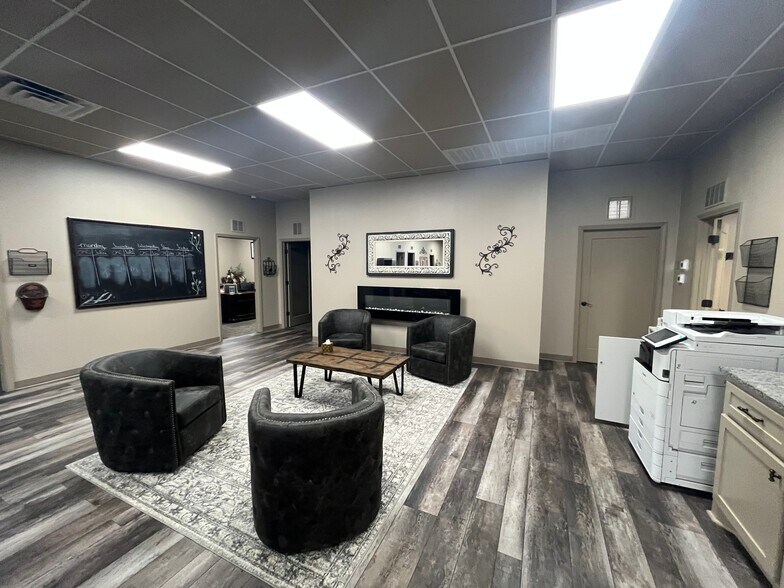 More Photos Of 1001 N Council Rd, Oklahoma City Office For Sale