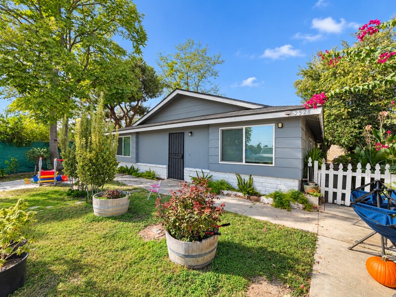 More Photos Of 2528 Security Ave, Bakersfield Apartments For Sale