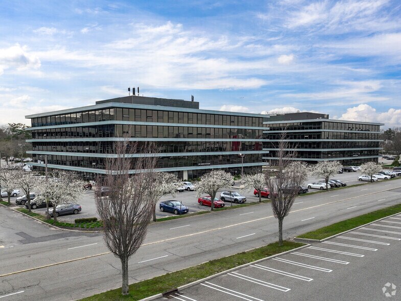 More Photos Of 200 Garden City Plz, Garden City Office For Lease