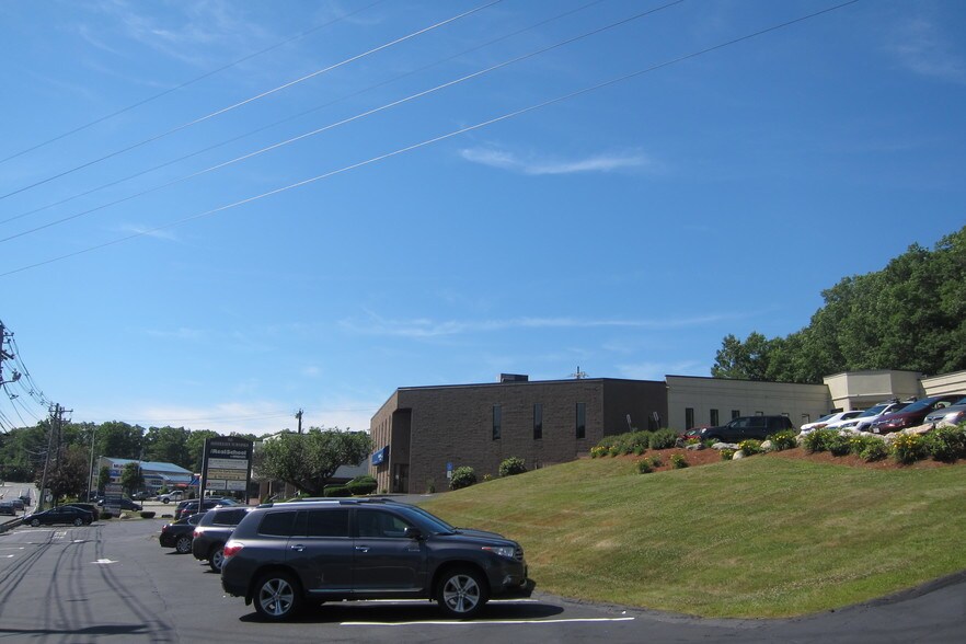 More Photos Of 56 Middlesex Tpke, Burlington Medical For Lease