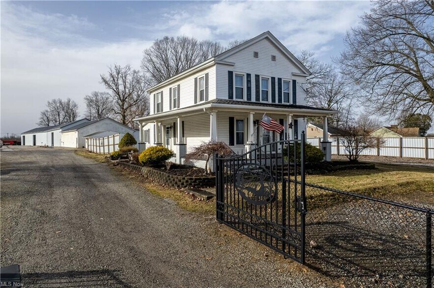 More Photos Of 15355 Old Lincoln Way, Dalton Light Manufacturing For Sale