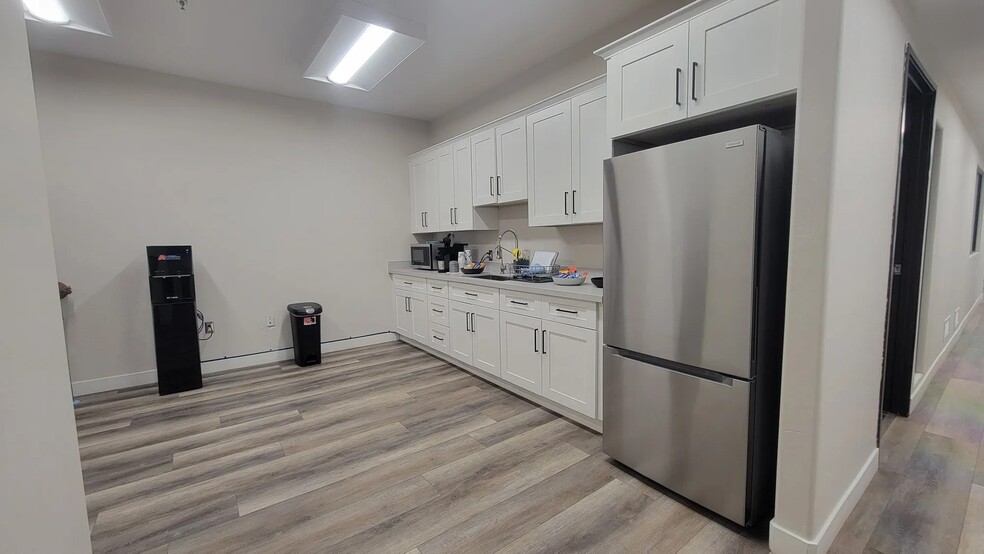 More Photos Of 1913 N Rosemont, Mesa Warehouse For Sale