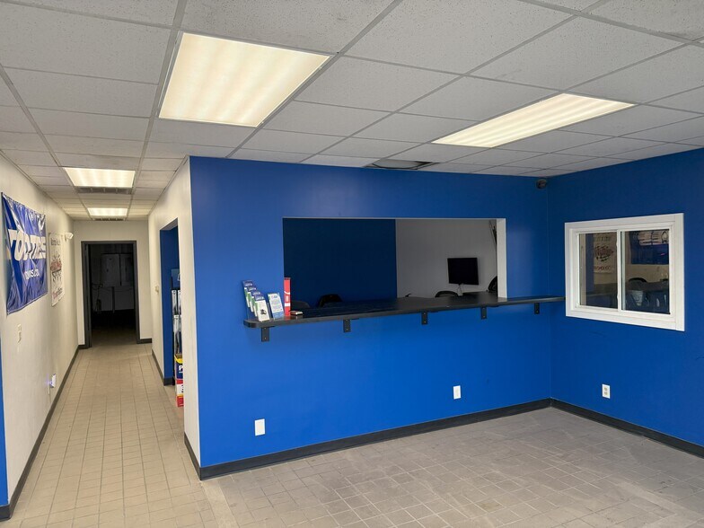 More Photos Of 5535 Arbor Rd, Lincoln Industrial For Sale