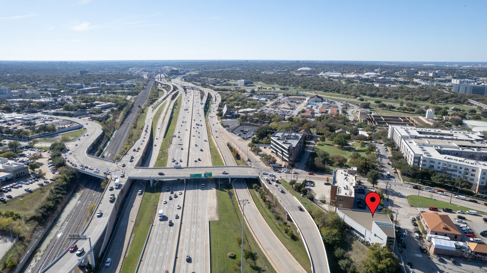 More Photos Of 1413 Rio Grande Ave, Fort Worth Office For Sale