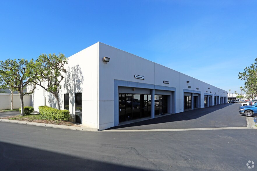 More Photos Of 1300 Pioneer St, Brea Warehouse For Lease