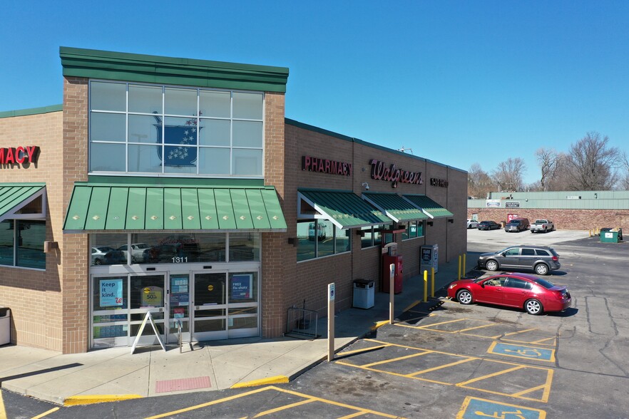 More Photos Of 1311 IL-48, Decatur Drugstore For Sale