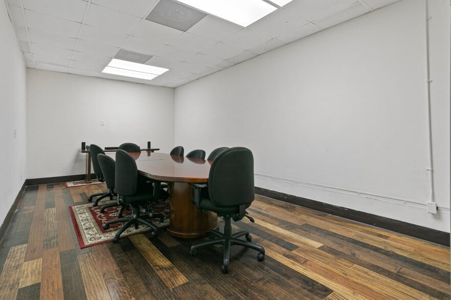 More Photos Of 6701 Beach Blvd, Jacksonville Freestanding For Lease