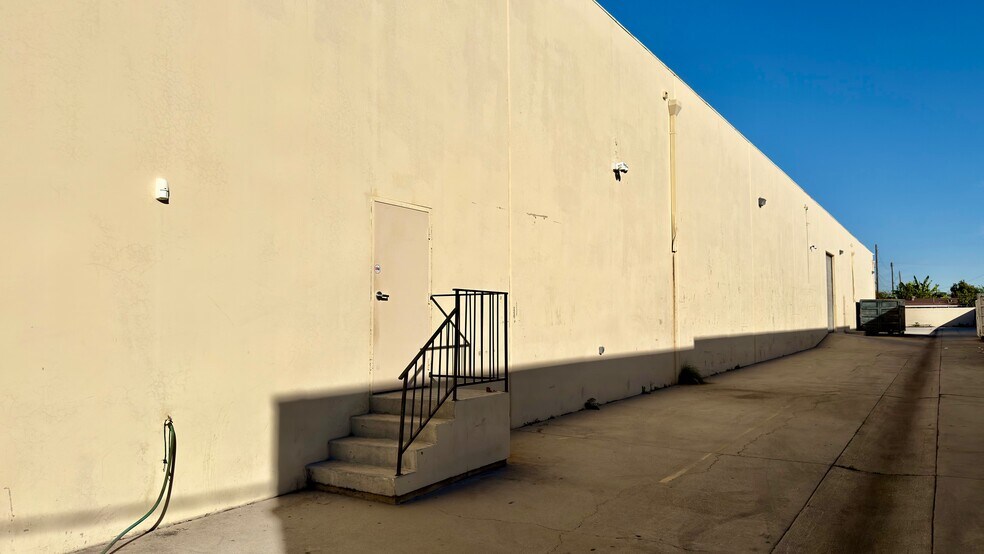 More Photos Of 2212-2312 Edwards Ave, South El Monte Manufacturing For Lease