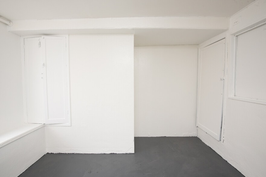 More Photos Of 5011 W Adams Blvd, Los Angeles Freestanding For Sale