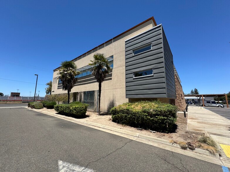More Photos Of 3900 Geer Rd, Turlock Medical For Sale