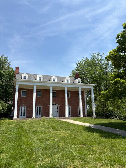 Primary Photo Of 17 S Jewell St, Liberty Office For Sale