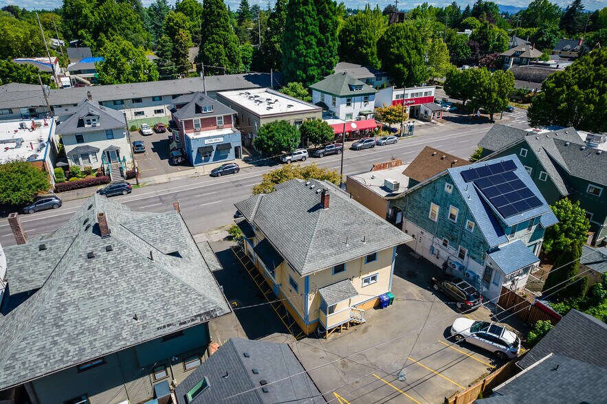 More Photos Of 1934 NE Broadway St, Portland Medical For Sale