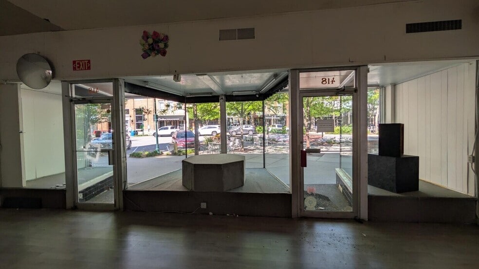 More Photos Of 418 N Main St, Hendersonville General Retail For Lease