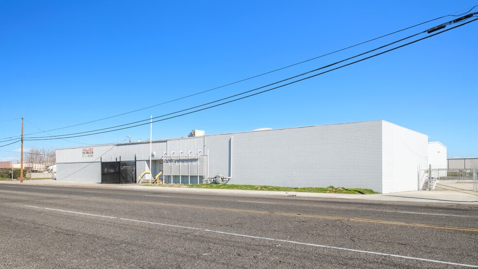 More Photos Of 2641 S Maple Ave, Fresno Warehouse For Lease