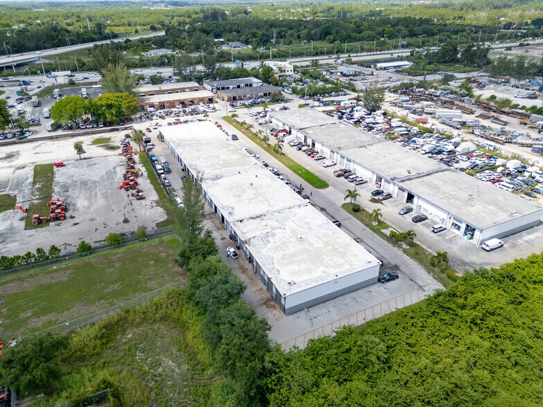More Photos Of 7641 Hooper Rd, West Palm Beach Warehouse For Lease