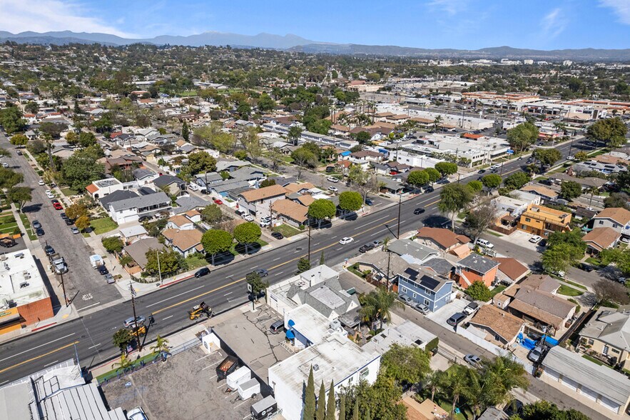 More Photos Of 906 E Commonwealth Ave, Fullerton Storefront For Sale