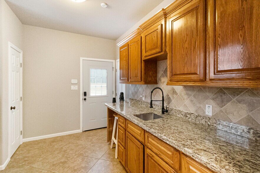 More Photos Of 7899 US Highway 190 W, Livingston Office Residential For Sale
