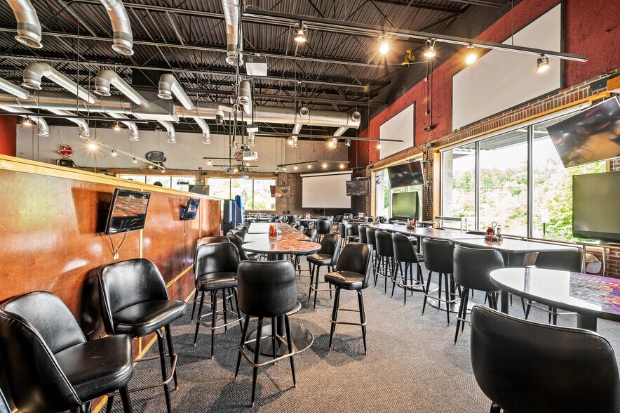 More Photos Of 5400 William Penn Hwy, Export Restaurant For Sale