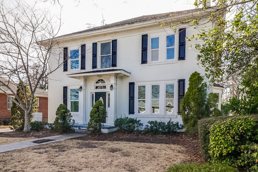 More Photos Of 104 W Candler St, Winder Medical For Sale