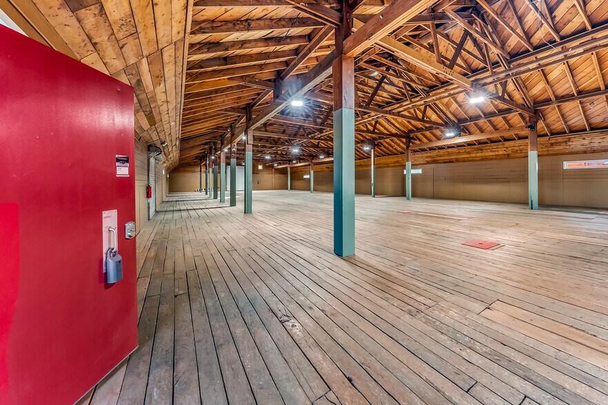 More Photos Of 8211 15th St, Medford Warehouse For Sale