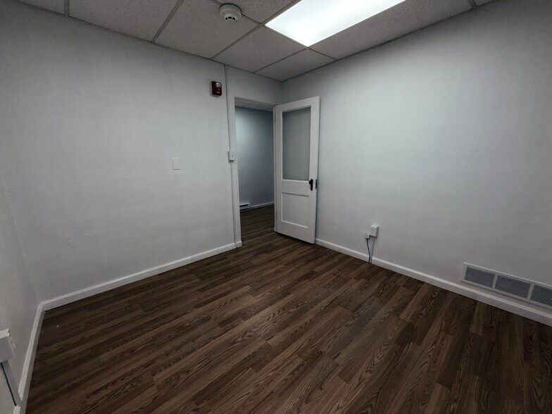 More Photos Of 2114-2118 Broadway Ave, Pittsburgh Storefront Retail Office For Lease