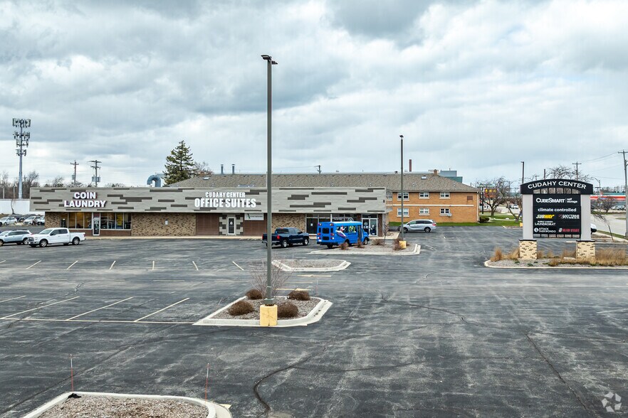 More Photos Of 5801-5885 S Packard Ave, Cudahy Unknown For Lease