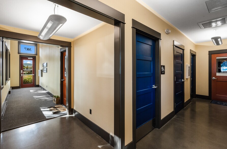 More Photos Of 387 Gallatin Park Dr, Bozeman Loft Creative Space For Sale