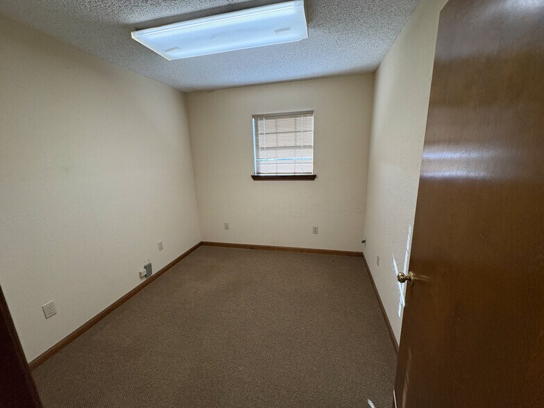 More Photos Of 12192 Tx-62, Orange Office Residential For Sale