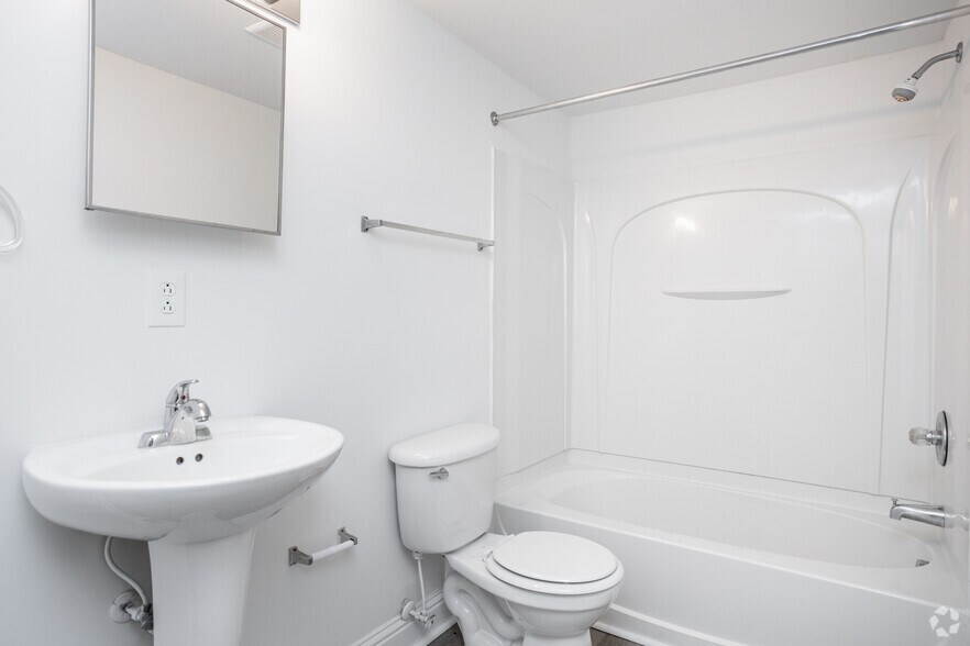 More Photos Of 1895 Clinton Rd, Macon-Bibb Apartments For Sale