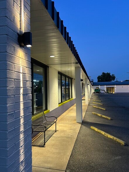 More Photos Of 225 Market St, Cramerton Freestanding For Lease
