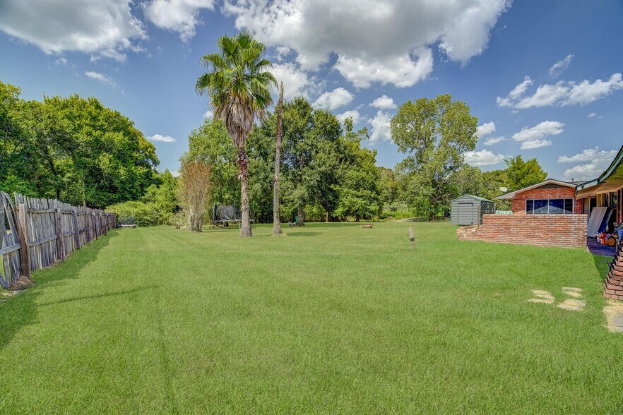 More Photos Of 3013 N Main St, Liberty Land For Sale