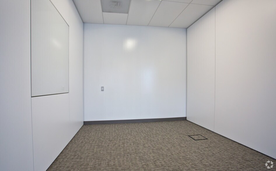 Photo of Lbby Floor Ste 100 - Spec Suite