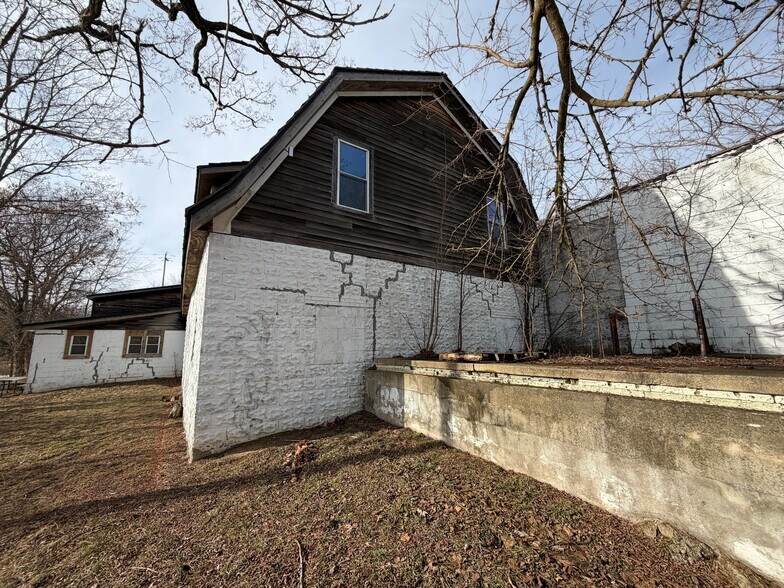 More Photos Of 112 Mill St, Linden Warehouse For Sale